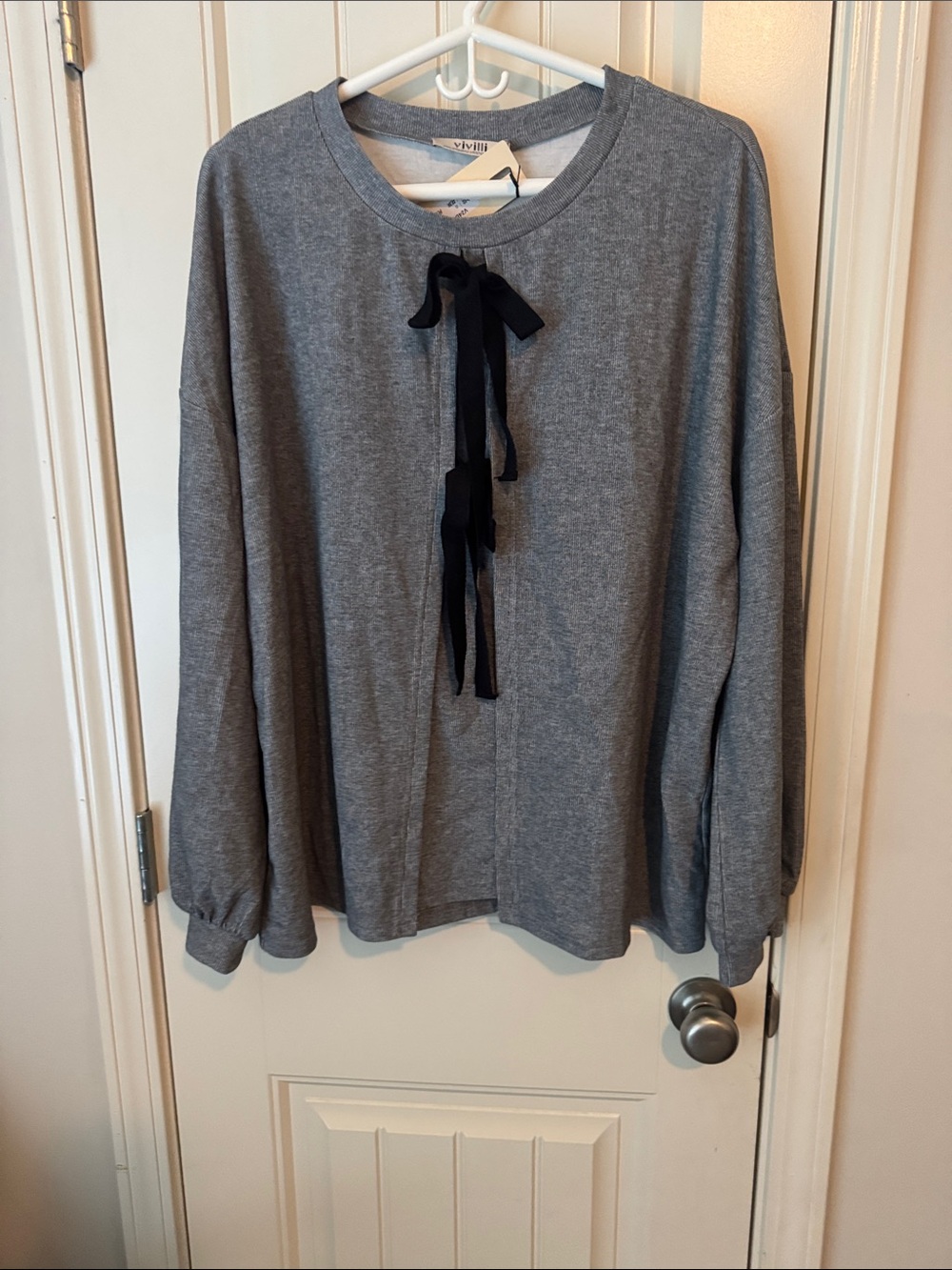 ViVIilli Gray Pullover Sweatshirt with Black Front Ribbon